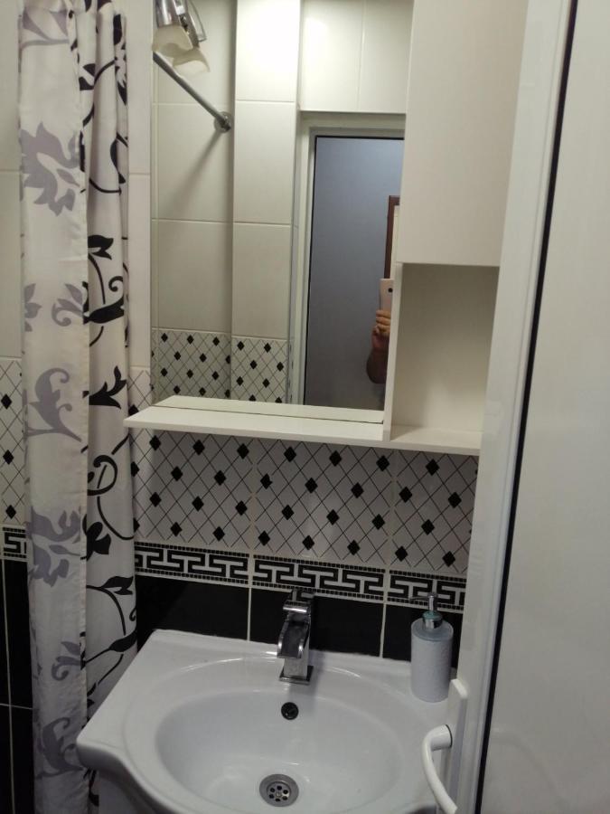 Top Center Apartment And Rooms Varna Esterno foto